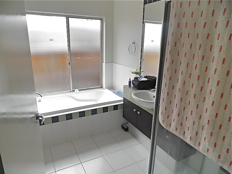 7 Fairways Boulevard, Cranbourne North VIC 3977