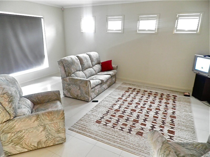 7 Fairways Boulevard, Cranbourne North VIC 3977