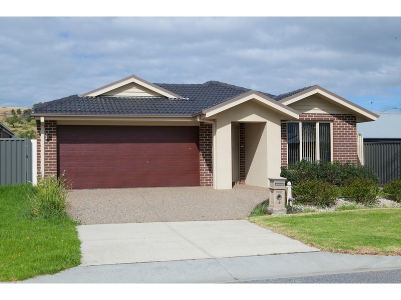 4 Burdekin Lane, Pakenham VIC 3810