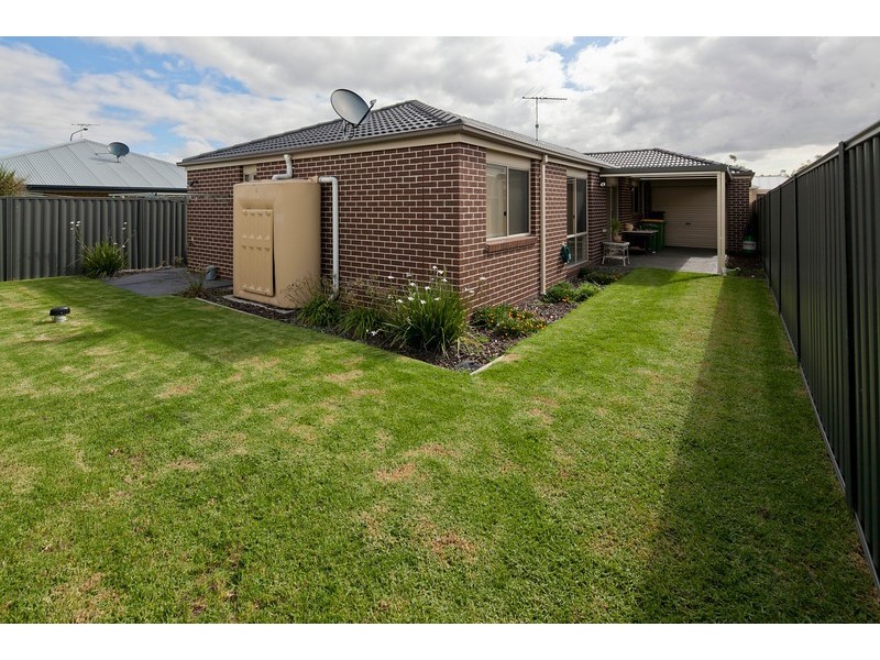4 Burdekin Lane, Pakenham VIC 3810