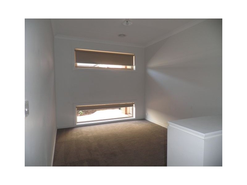 6 Algerd Way, Pakenham VIC 3810