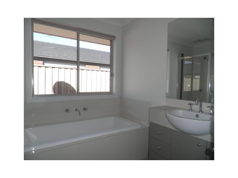 6 Algerd Way, Pakenham VIC 3810