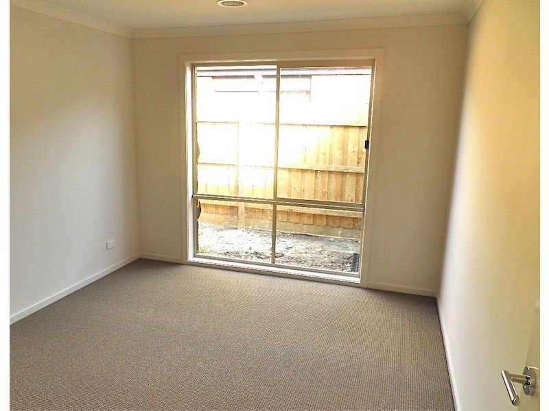 14 Spinebill Street, Pakenham VIC 3810