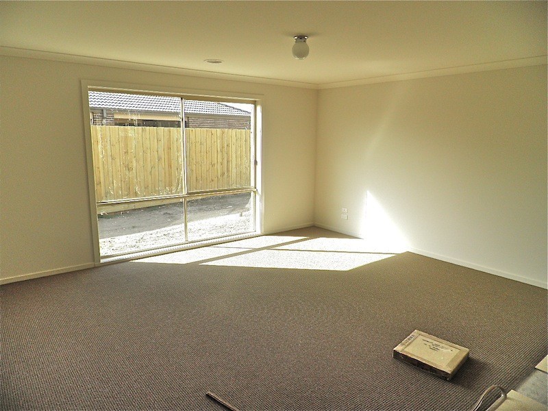 14 Spinebill Street, Pakenham VIC 3810
