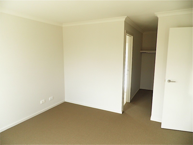 14 Spinebill Street, Pakenham VIC 3810