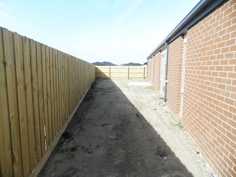 14 Spinebill Street, Pakenham VIC 3810