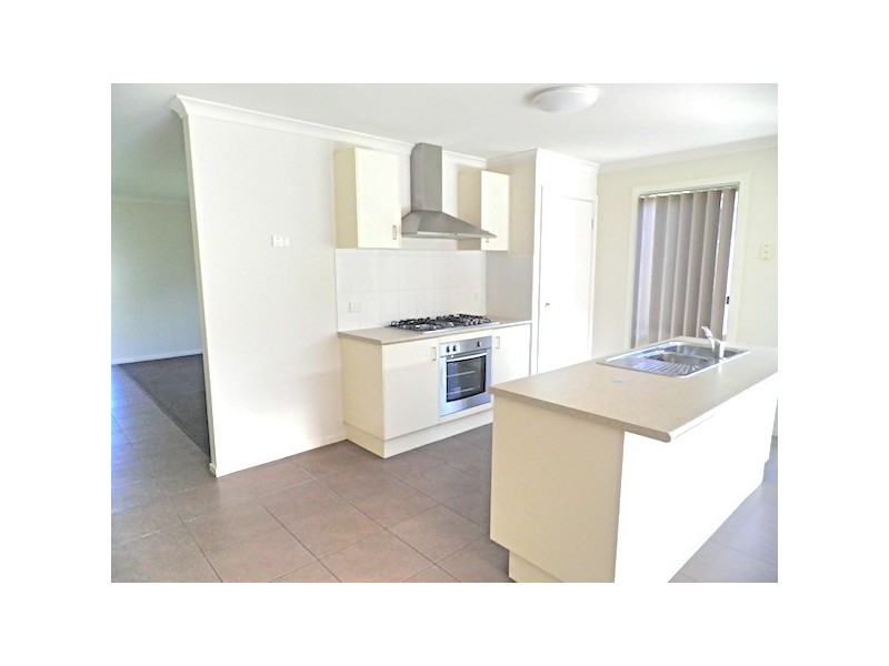 64 Bluehills Boulevard, Pakenham VIC 3810