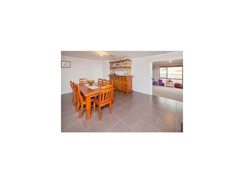 27 Claudia Crescent, Drouin VIC 3818