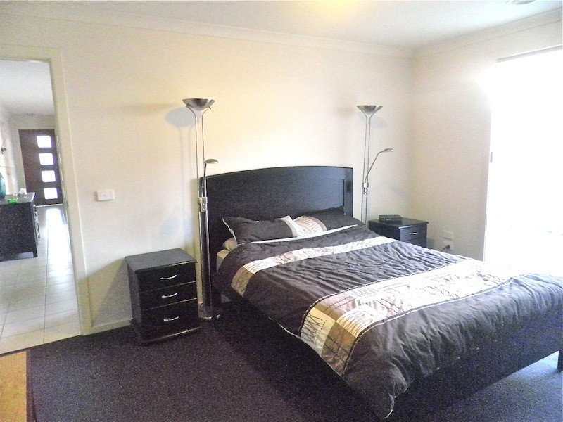 51 Wakenshaw Cres, Pakenham VIC 3810