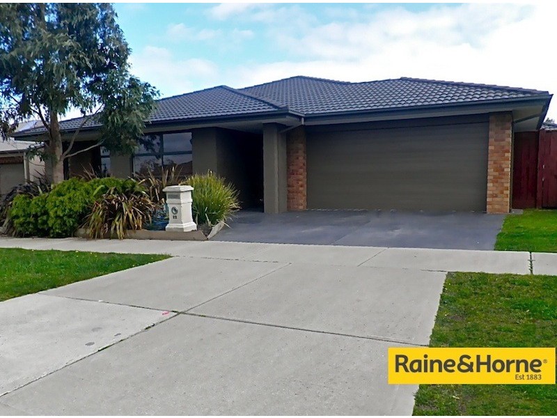 22 Adriana Circuit, Cranbourne South VIC 3977