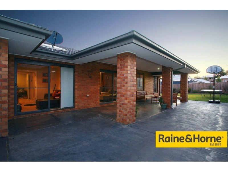 22 Adriana Circuit, Cranbourne South VIC 3977