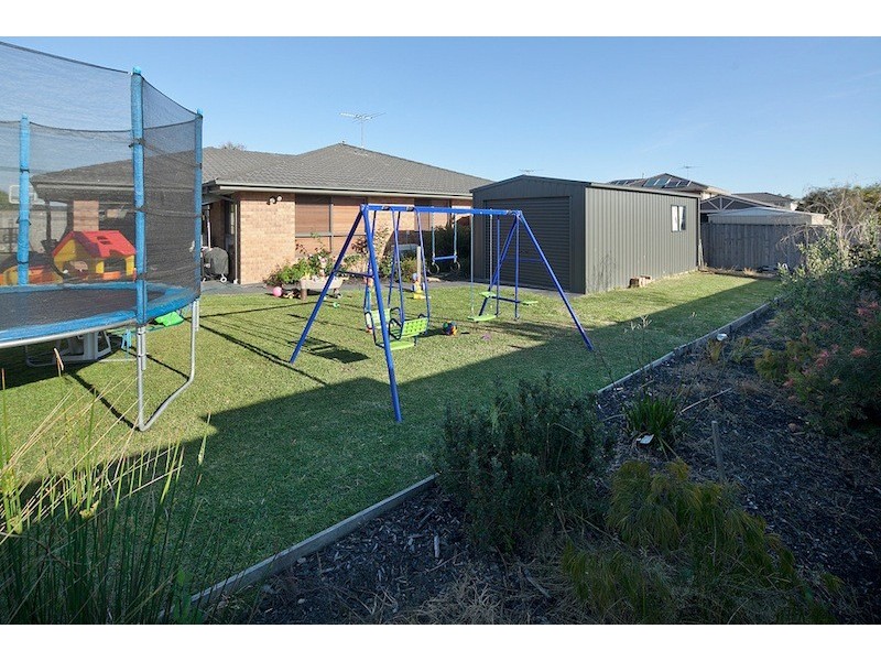 22 Adriana Circuit, Cranbourne VIC 3977
