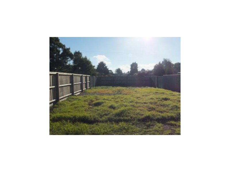 42 Devine Drive, Pakenham VIC 3810