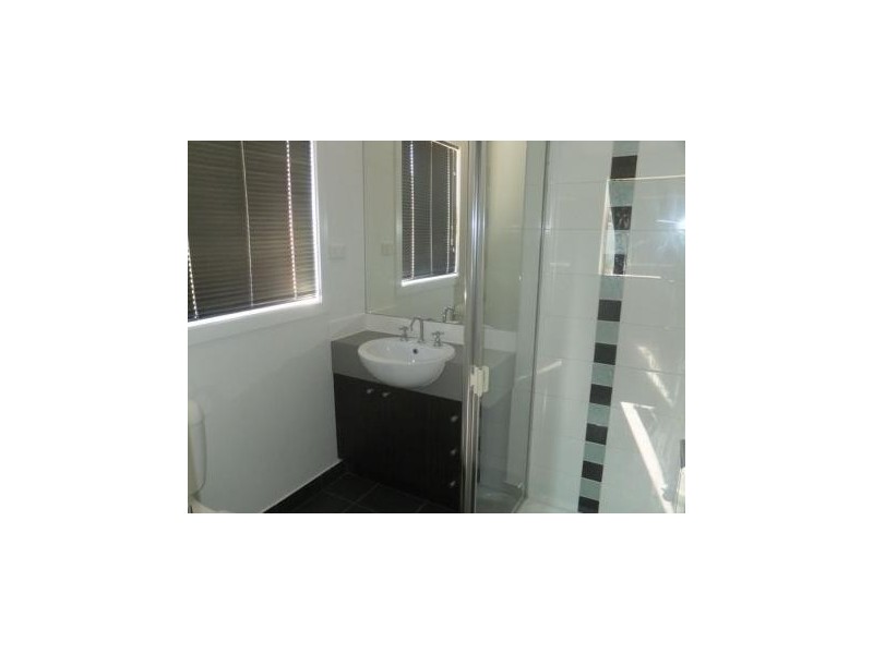 42 Devine Drive, Pakenham VIC 3810