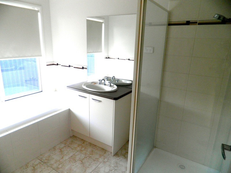 25 Scarlet Crescent, Pakenham VIC 3810