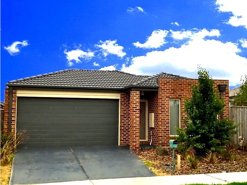 7 Cascade Way, Pakenham VIC 3810