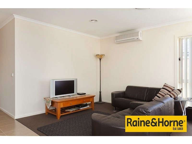 7 Cascade Way, Pakenham VIC 3810
