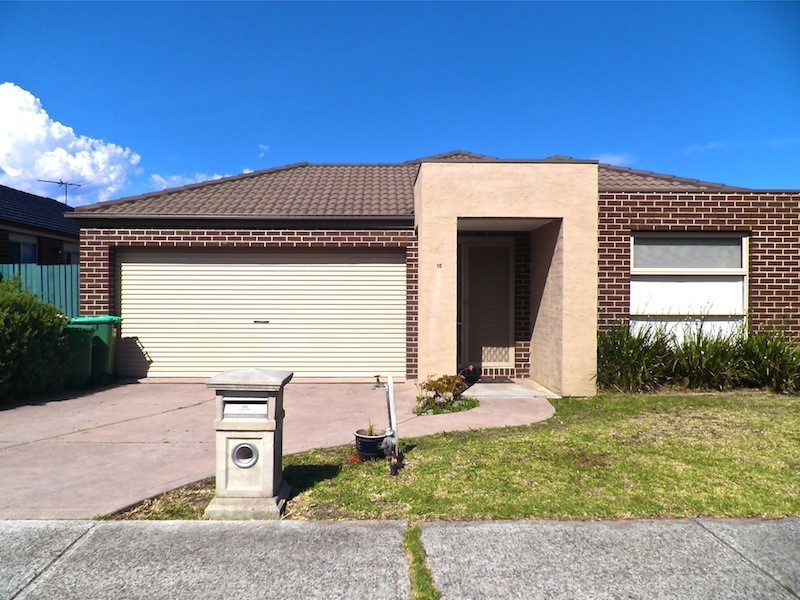 15 Killarney Crescent, Pakenham VIC 3810