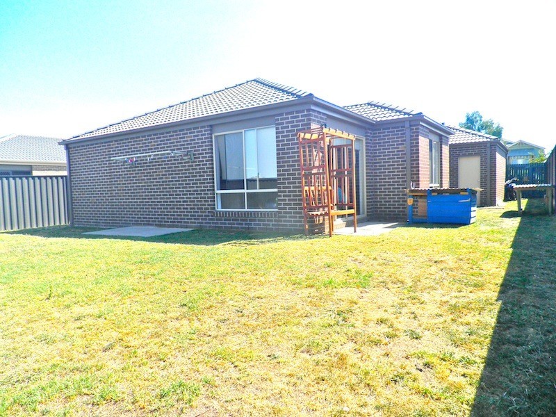 15 Killarney Crescent, Pakenham VIC 3810