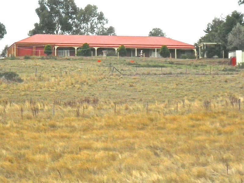 260 Army Road, Pakenham VIC 3810