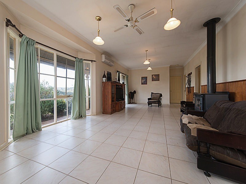 260 Army Road, Pakenham VIC 3810