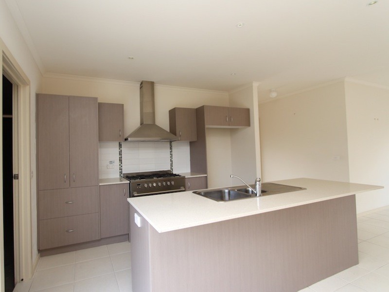 3 Red Gum Cct, Pakenham VIC 3810