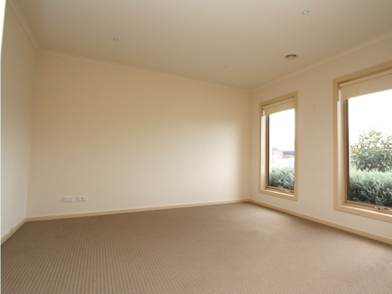 3 Red Gum Cct, Pakenham VIC 3810