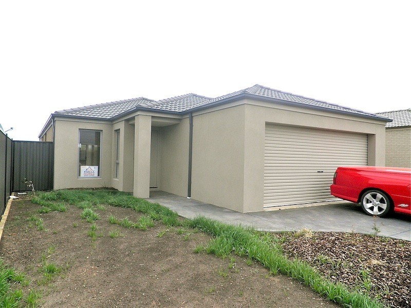 Pakenham VIC 3810