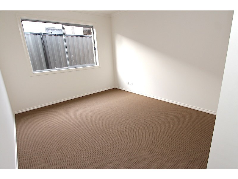 Pakenham VIC 3810