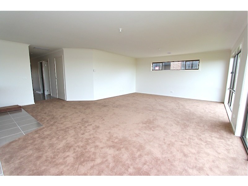 Pakenham VIC 3810
