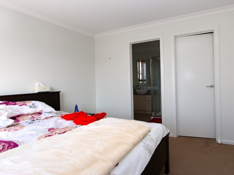 48 Devine Drive, Pakenham VIC 3810