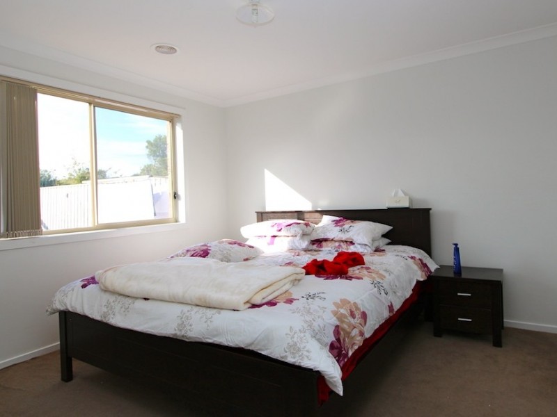 48 Devine Drive, Pakenham VIC 3810