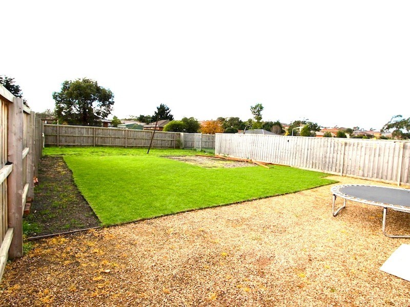 48 Devine Drive, Pakenham VIC 3810