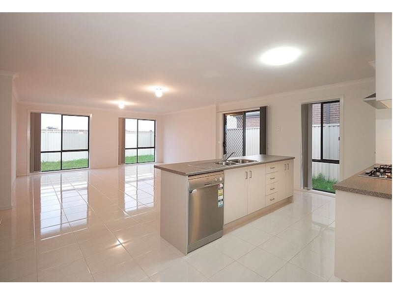 130 Blue Horizons Way, Pakenham VIC 3810