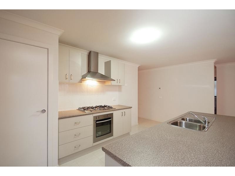 130 Blue Horizons Way, Pakenham VIC 3810