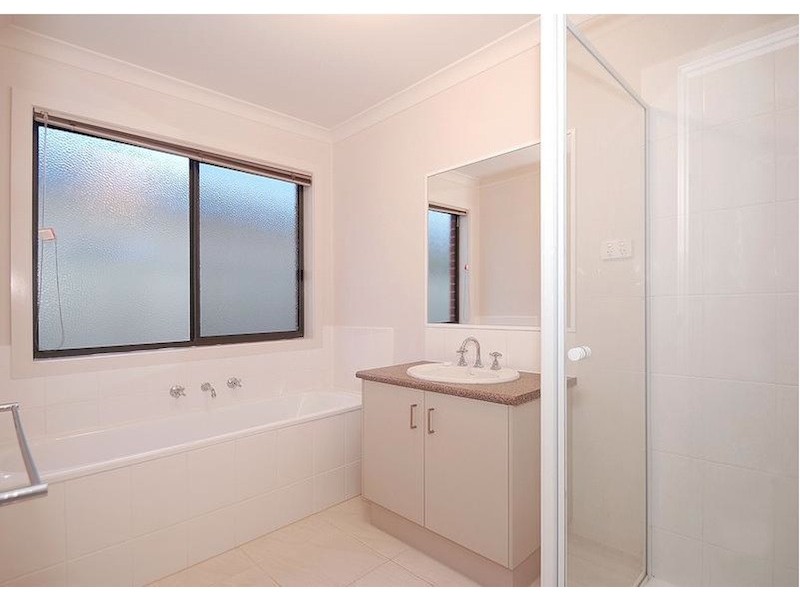 130 Blue Horizons Way, Pakenham VIC 3810