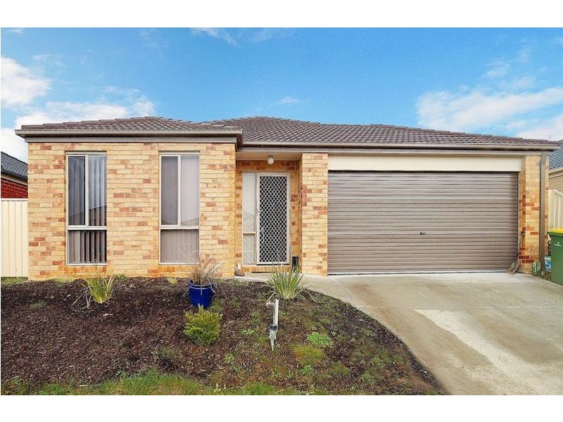 134 Blue Horizons Way, Pakenham VIC 3810