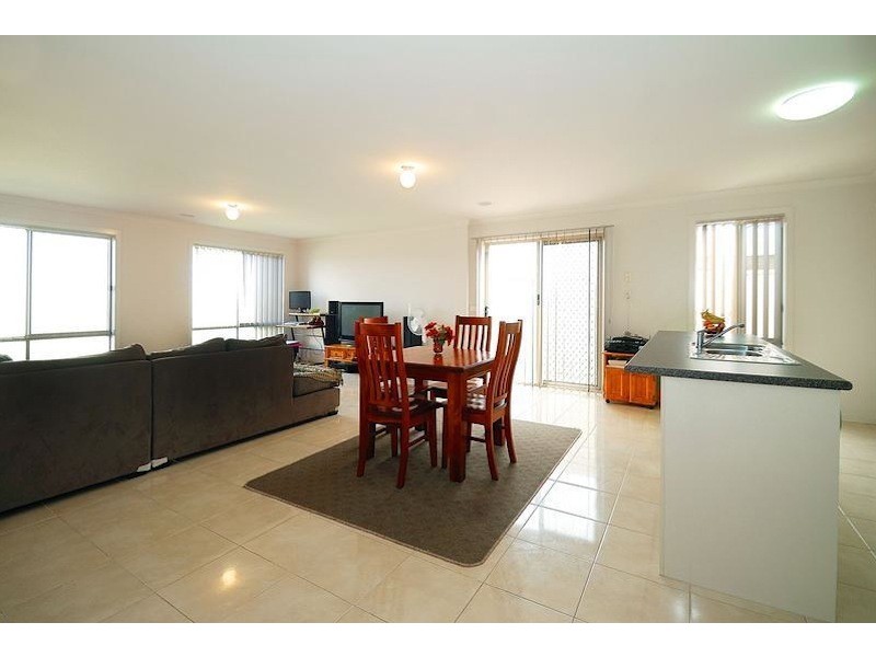 134 Blue Horizons Way, Pakenham VIC 3810