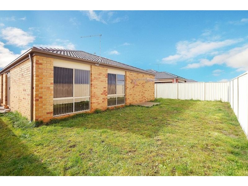 134 Blue Horizons Way, Pakenham VIC 3810