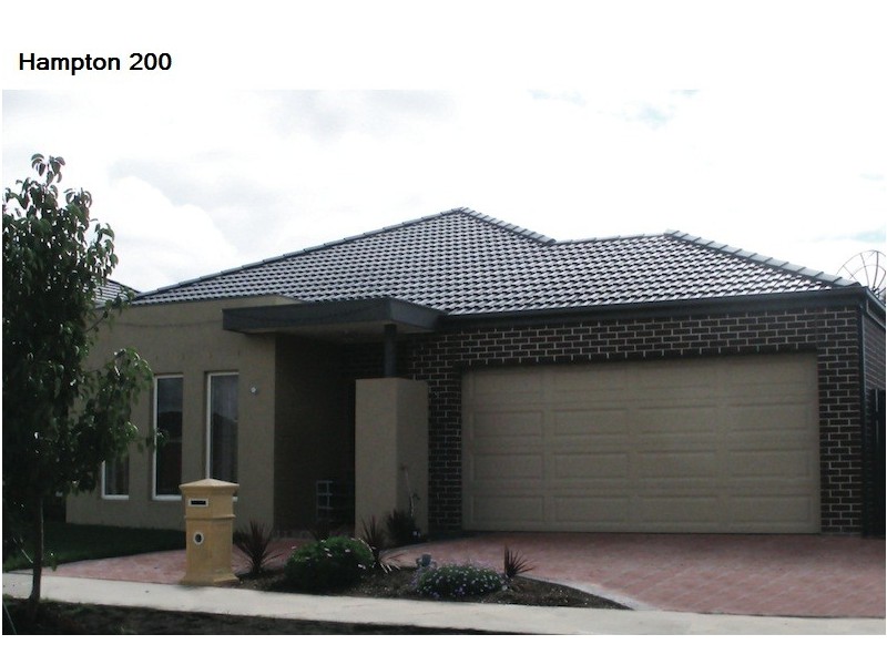 14 Bonneville Parade, Pakenham VIC 3810