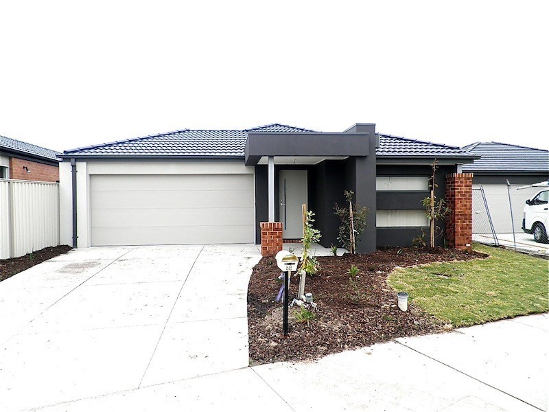 Lot 201 Edenbrook Circuit, Pakenham VIC 3810