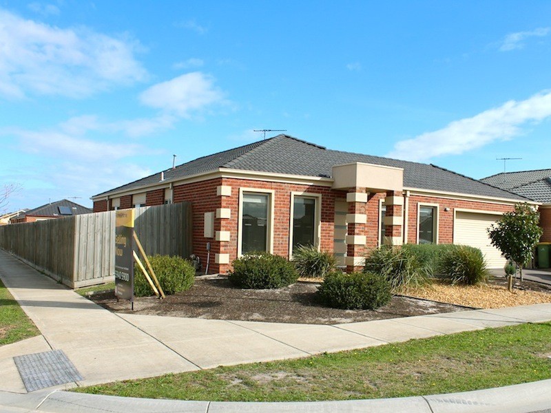 3 Red Gum Cct, Pakenham VIC 3810