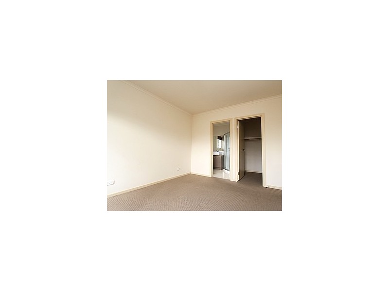 3 Red Gum Cct, Pakenham VIC 3810