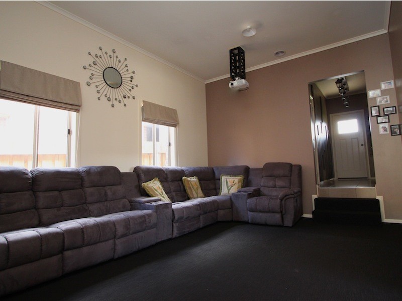 38 Ayesha Rise, Pakenham VIC 3810