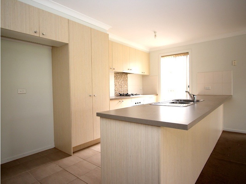 48 Devine Drive, Pakenham VIC 3810