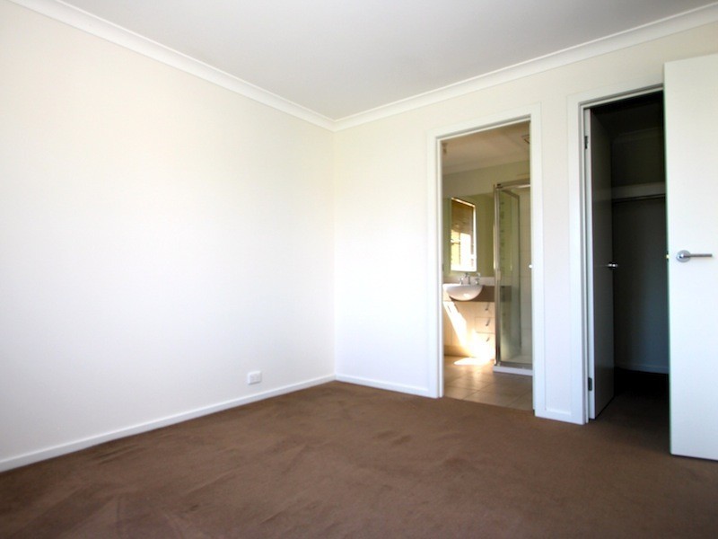 48 Devine Drive, Pakenham VIC 3810