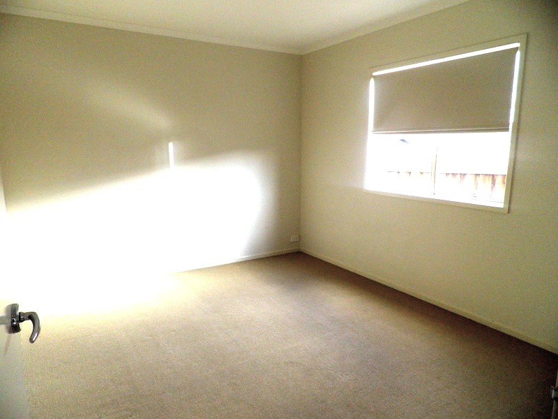 7 Fairways Boulevard, Cranbourne North VIC 3977