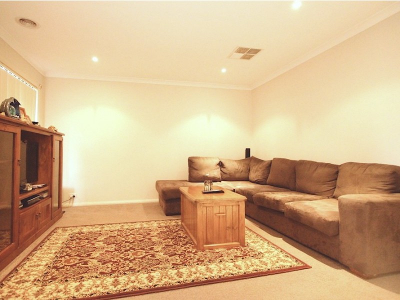 5 Faldo Place, Cranbourne North VIC 3977