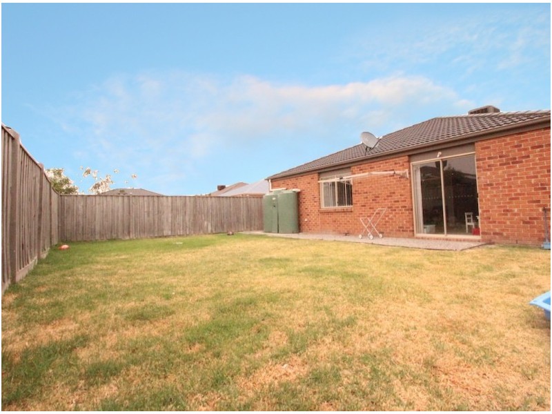 5 Faldo Place, Cranbourne North VIC 3977