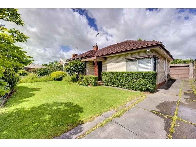 6 Snodgrass Street, Pakenham VIC 3810